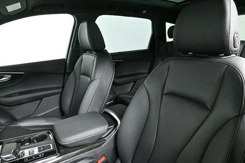 2024 Audi Q7 45 Premium Plus