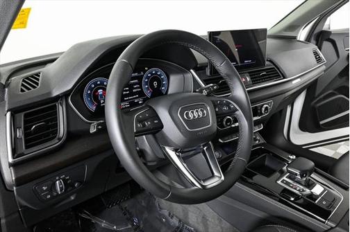 2022 Audi Q5 40 Premium Plus