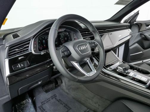 Glacier White Metallic 2026 Audi Q8 55 Premium Plus