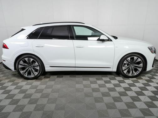 Glacier White Metallic 2026 Audi Q8 55 Premium Plus