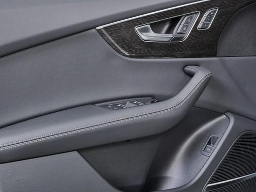 Glacier White Metallic 2026 Audi Q8 55 Premium Plus