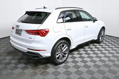 2025 Audi Q3 Premium 45 TFSI S line quattro Tiptronic