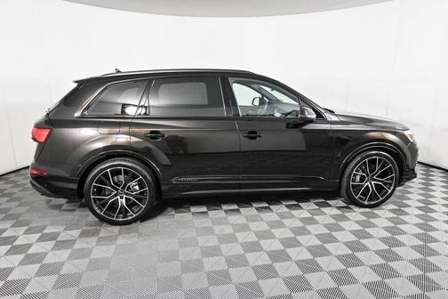 2025 Audi Q7 55 Premium Plus
