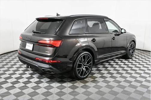 2025 Audi Q7 55 Premium Plus