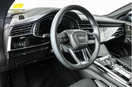 2025 Audi Q8 55 Prestige