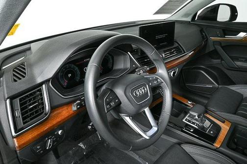 2023 Audi Q5 45 S line Prestige