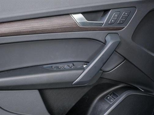 Arkona White 2024 Audi Q5 e 55 S line Premium Plus