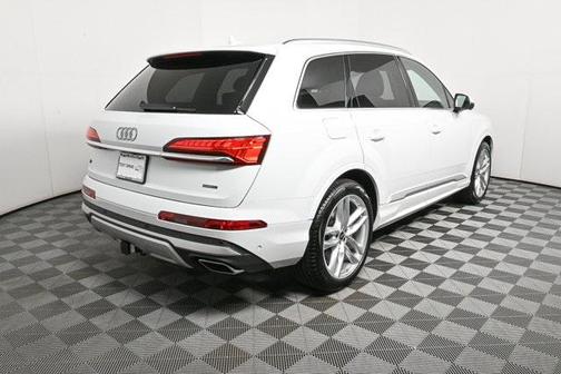 2025 Audi Q7 55 Premium Plus