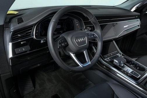 2023 Audi Q8 55 Premium