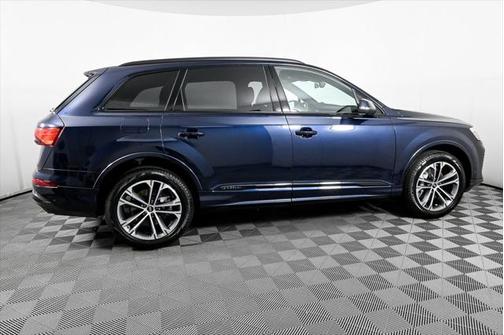 2025 Audi Q7 45 Premium Plus