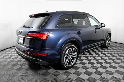 2025 Audi Q7 45 Premium Plus