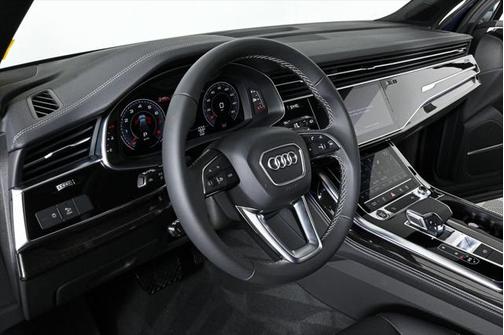 2025 Audi Q7 45 Premium Plus