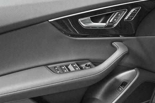 2026 Audi Q8 55 Premium Plus
