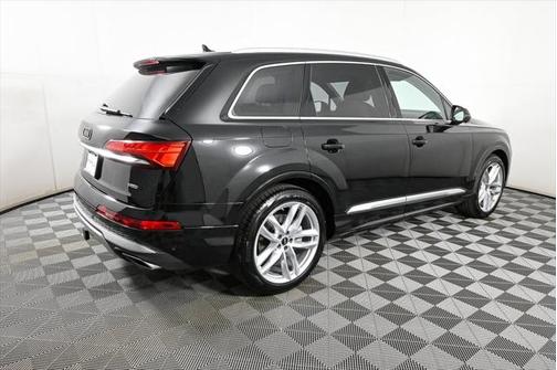 2025 Audi Q7 55 Premium Plus