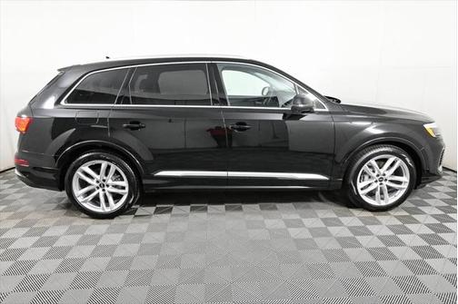 2025 Audi Q7 55 Premium Plus