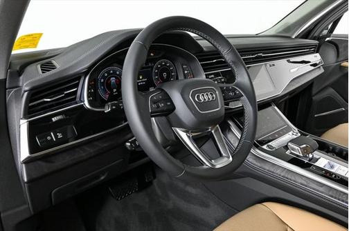 2025 Audi Q7 55 Premium Plus