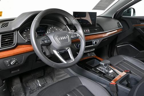2024 Audi Q5 40 Premium