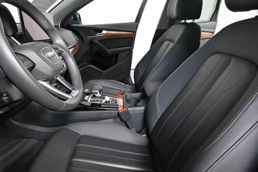 2024 Audi Q5 40 Premium