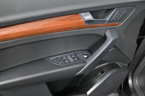 2024 Audi Q5 40 Premium