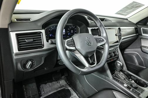2023 Volkswagen Atlas 3.6L SE w/Technology