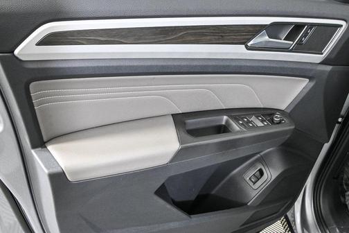 2023 Volkswagen Atlas 3.6L SE w/Technology