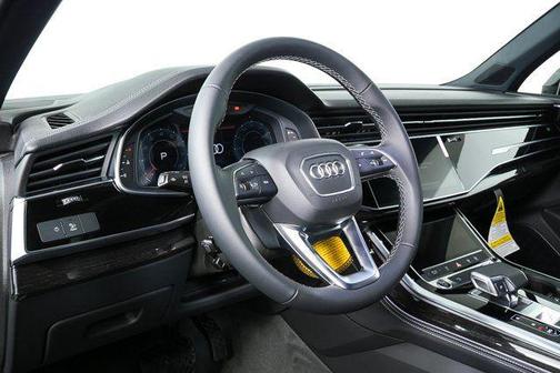2026 Audi Q7 45 Premium Plus