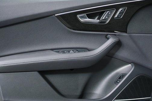 2026 Audi Q7 45 Premium Plus