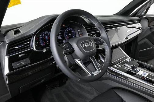 2025 Audi Q7 45 Premium Plus