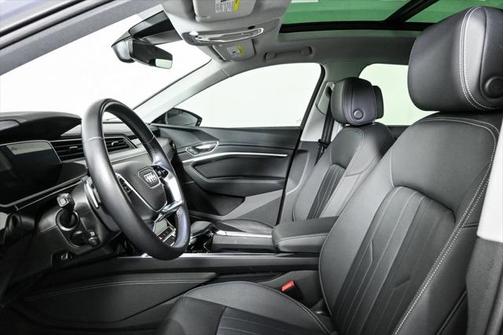 2022 Audi e-tron Premium