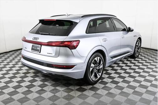 2022 Audi e-tron Premium