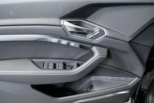 2024 Audi Q8 e-tron Premium Plus