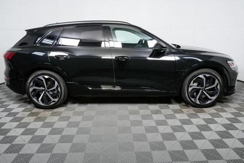 2024 Audi Q8 e-tron Premium Plus