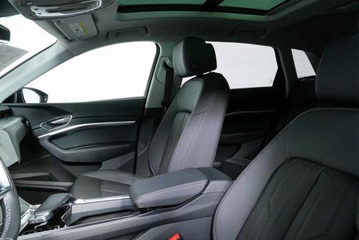 2024 Audi Q8 e-tron Premium Plus