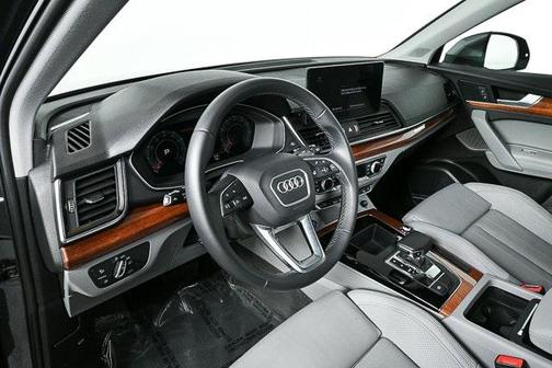 2022 Audi Q5 45 S line Premium Plus