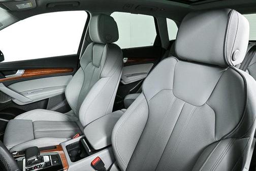 2022 Audi Q5 45 S line Premium Plus