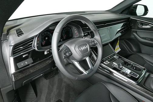 2025 Audi Q8 55 Premium