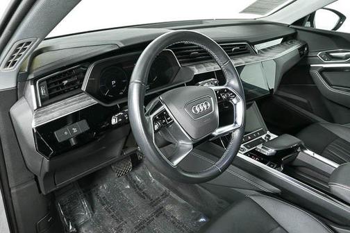 2022 Audi e-tron Premium