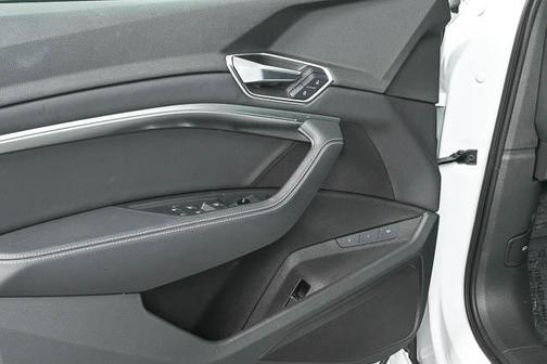2022 Audi e-tron Premium