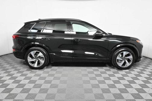 2025 Audi Q6 e-tron Premium Plus quattro