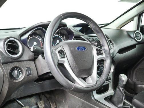 Ruby Red Metallic Tinted Clearcoat 2015 Ford Fiesta SE