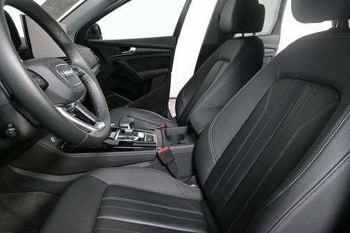 2023 Audi Q5 40 Premium Plus