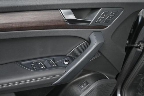 2023 Audi Q5 40 Premium Plus