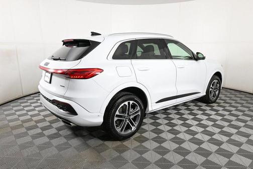 2025 Audi Q5 Premium