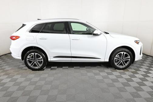 2025 Audi Q5 Premium