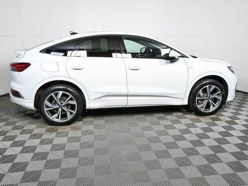 Glacier White Metallic 2023 Audi Q4 e-tron Sportback Premium Plus 50 quattro