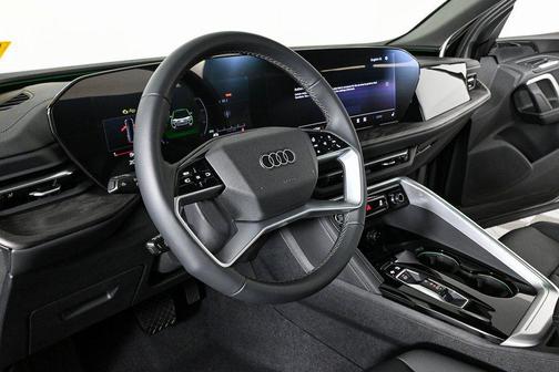 2025 Audi Q5 Premium TFSI quattro S tronic