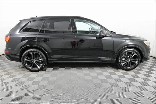 2025 Audi Q7 55 Prestige