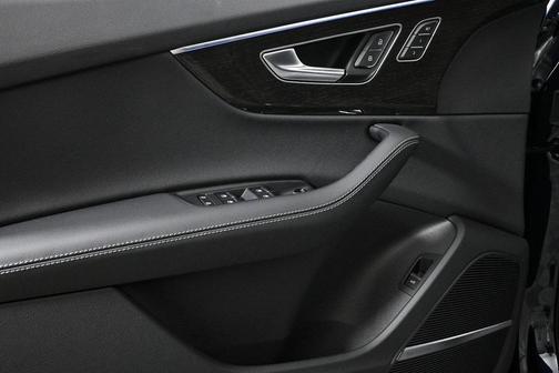 2026 Audi SQ8 4.0T Premium Plus