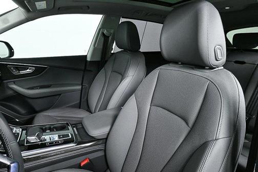 2025 Audi Q8 55 Premium Plus