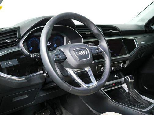 Navarra Blue Metallic 2023 Audi Q3 Premium 45 TFSI S line quattro Tiptronic